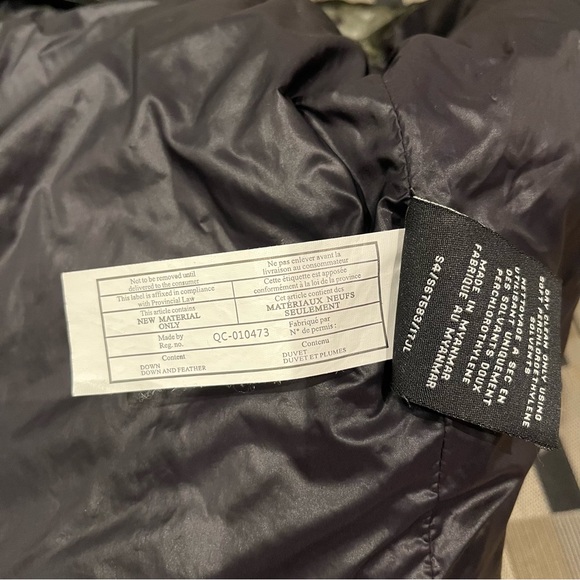 Warm boys jacket, puffer/warm/waterproof, beautiful colors. Excellent condition - Picture 7 of 8